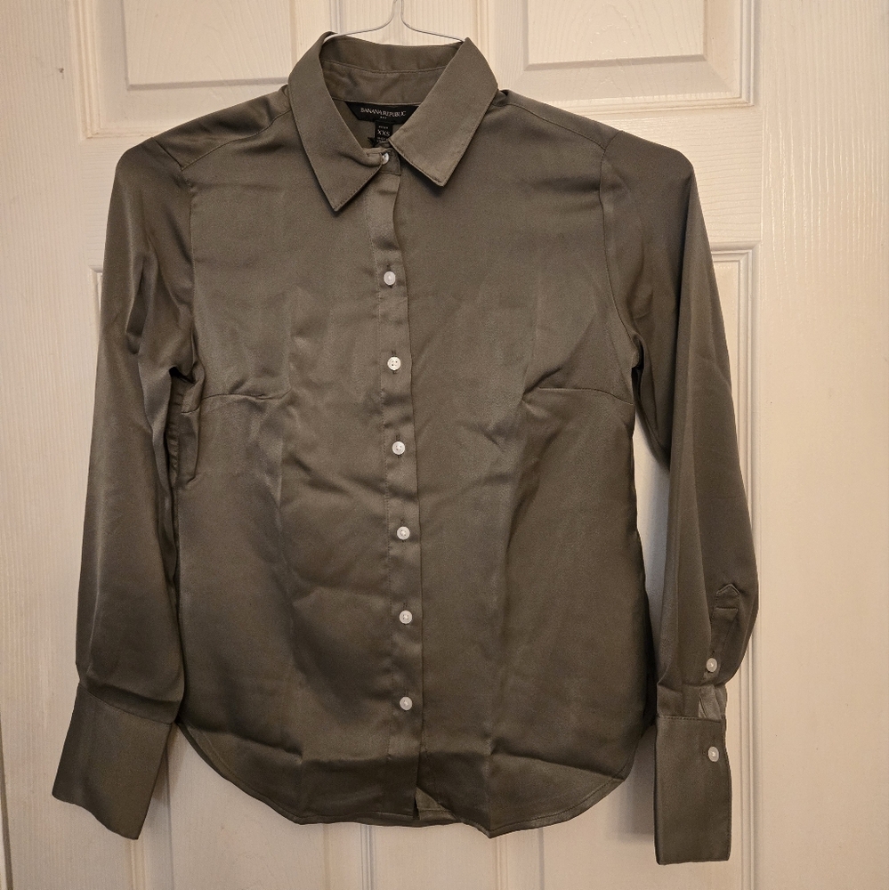 Women's silky type blouse.